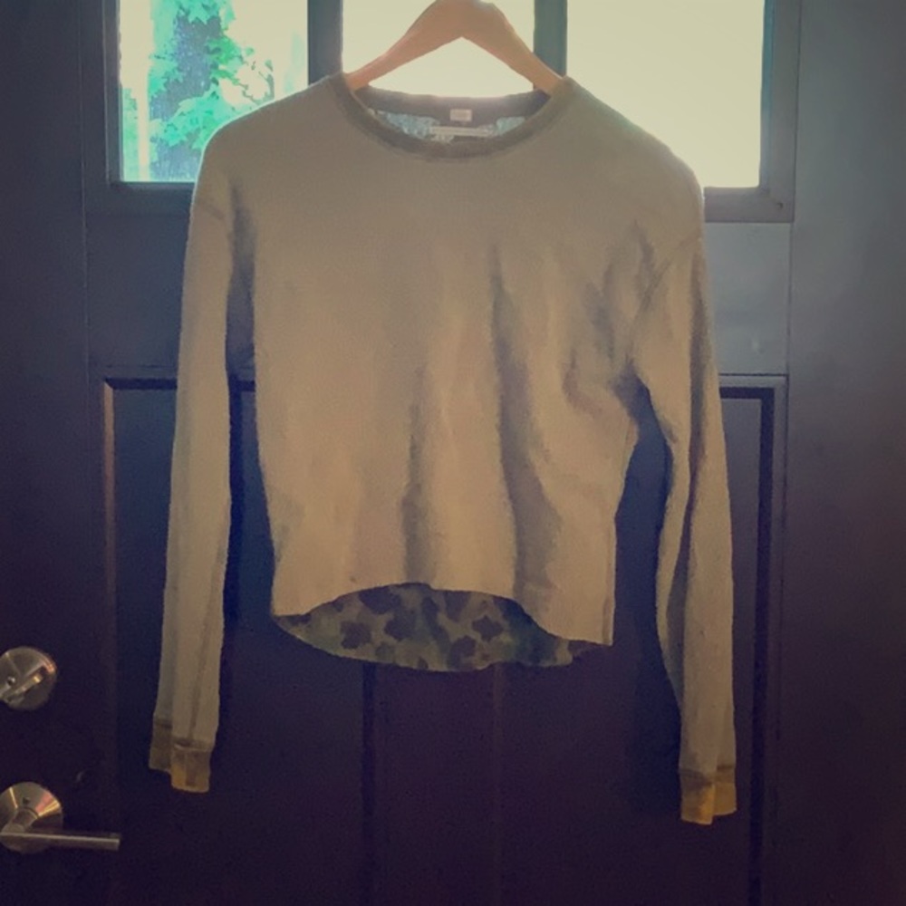 Urban outfitters camo lining sweater lightweight